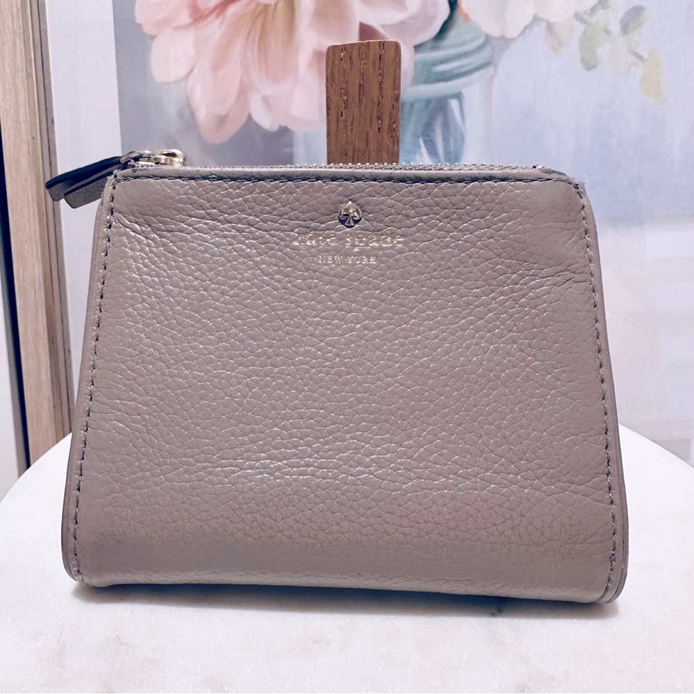 Kate Spade - Larchmont Avenue wallet, - small malea, in Cityscape Taupe